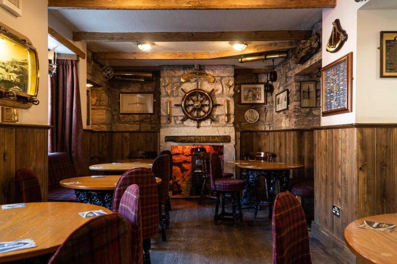 The Olde Ship Inn Seahouses Exterior photo