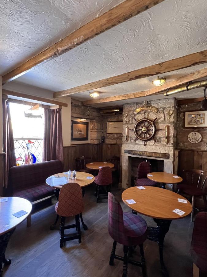 The Olde Ship Inn Seahouses Exterior photo