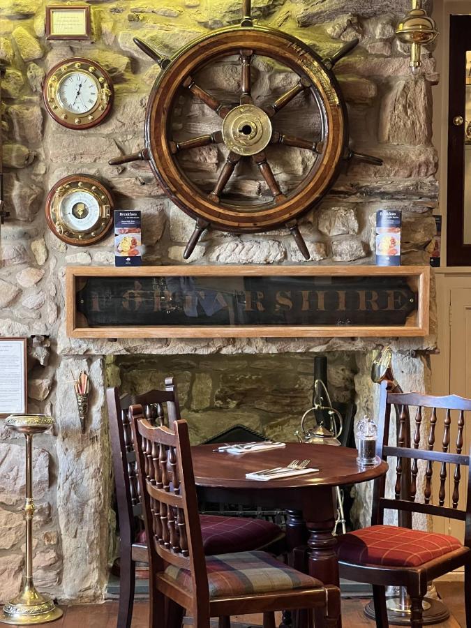 The Olde Ship Inn Seahouses Exterior photo