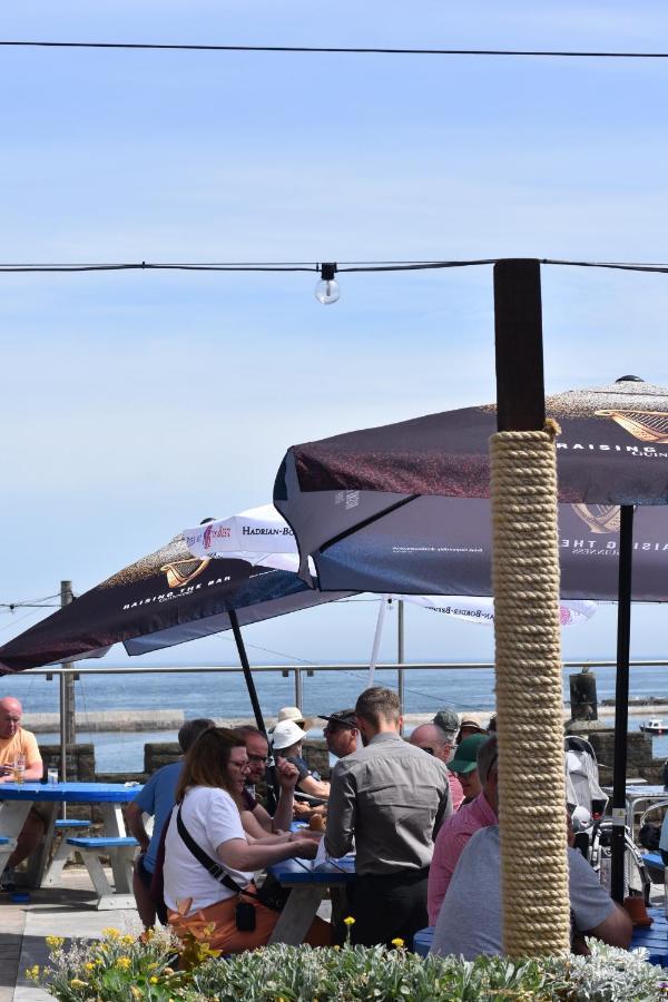 The Olde Ship Inn Seahouses Exterior photo