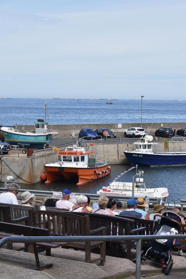The Olde Ship Inn Seahouses Exterior photo