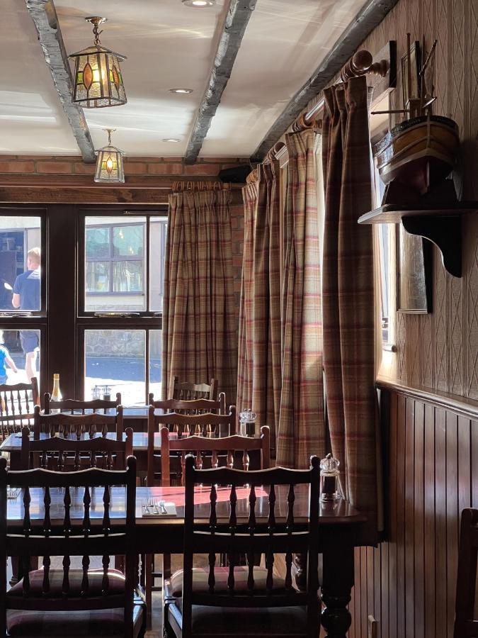 The Olde Ship Inn Seahouses Exterior photo